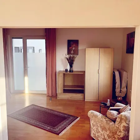 Apartment Mit Wintergarten In Bahnhofsnaehe *