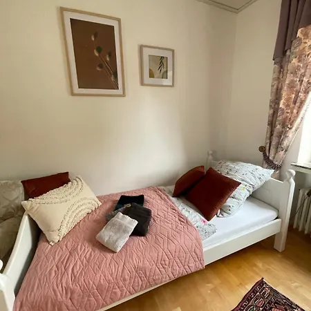 Apartment Mit Wintergarten In Bahnhofsnaehe *