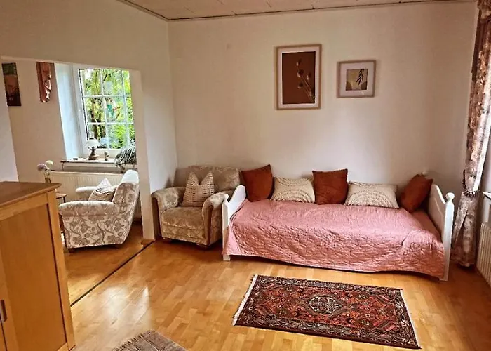 Mit Wintergarten In Bahnhofsnaehe * Eystrup